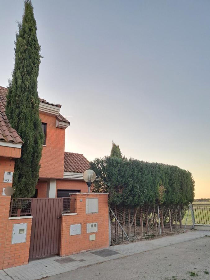 Villa La Casa Del Cipres à Aldeamayor de San Martin Extérieur photo